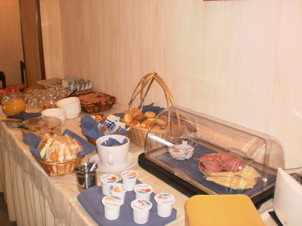 Hotel Milano Iseo Exterior photo