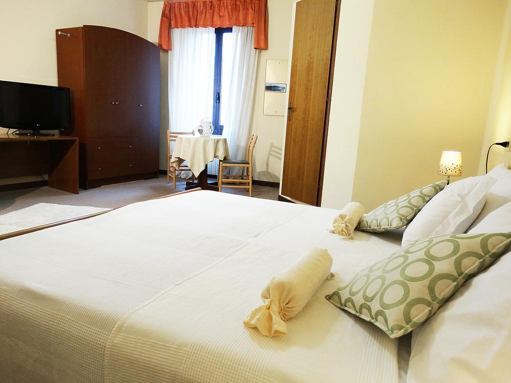 Hotel Milano Iseo Exterior photo